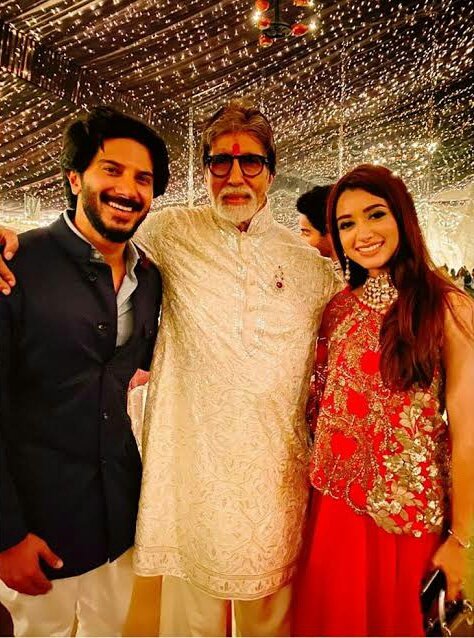 DulquerTrends_'s tweet photo. Wishing you very happy birthday to the living legend of indian cinema @SrBachchan ❤
May you live long &amp; keep entertaining us !!

#HBDAmitabhBachchan 
@dulQuer #DulquerSalmaan https://t.co/kzEBHsu02N