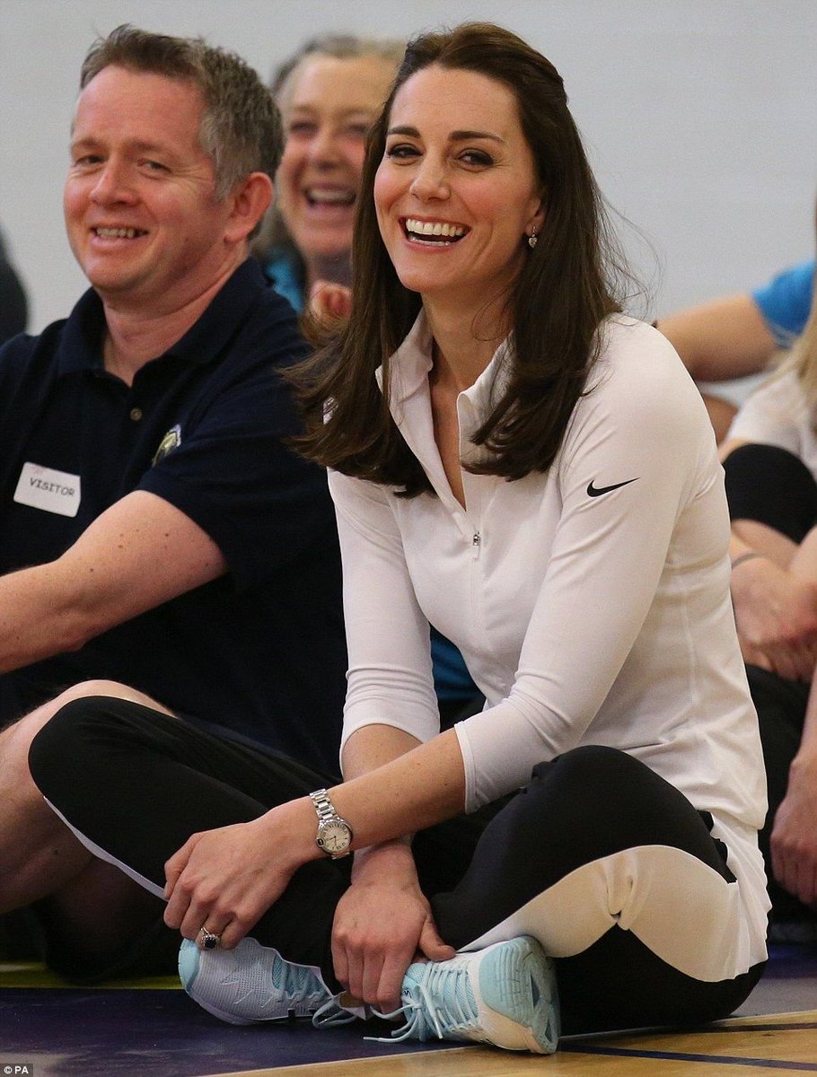 CatherineGCVO's tweet photo. Sporty Catherine ❤️🇬🇧
@RoyalFamilyITNP @RoyalFamily @KensingtonRoyal #catherinemiddleton #KateMiddleton #kateat40 #PrincessofWales #CatherinePrincessofWales #Royals https://t.co/9AwKDEd6Lm