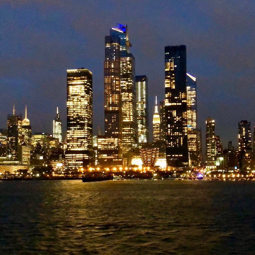 sheiladavies_'s tweet photo. A wonderful view of #NewYork as we sailed out in 2019 on board the #VikingSun 🗽🚢⚓️ ❤️ #traveltuesday
#VikingCruisesUK
#myvikingstory #VikingOceanCruises #NYC #satueofliberty #newyorkskyline #VikingCruises
#Cruising #makingmemories #welovevikingcruisesuk
#wanderlust https://t.co/t4DlqzDGqD