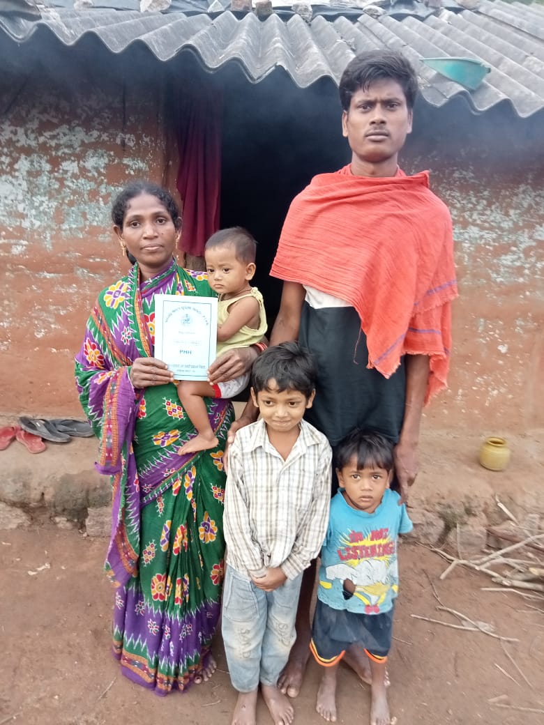 Sudhaka70179339's tweet photo. Sir, thank you very much for your kindness, you involving in food security to Chandini Baliarsingh of village Gudikia under Daringbadi block of Kandhamal district so thanks @psdaringbadi @DMKandhamal @CMO_Odisha @PMOIndia @Food_Odisha @MoSarkar5T @MSMO40845837 @OSM91165819 https://t.co/vaYFGcaab8