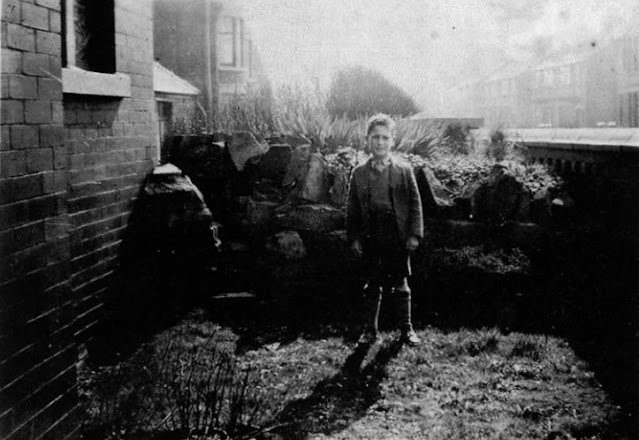 thistshirtcouk's tweet photo. @CEO_TTUK John Lennon. Trips to Fleetwood as a child taught him everything haha https://t.co/yZn2HY3CZ6