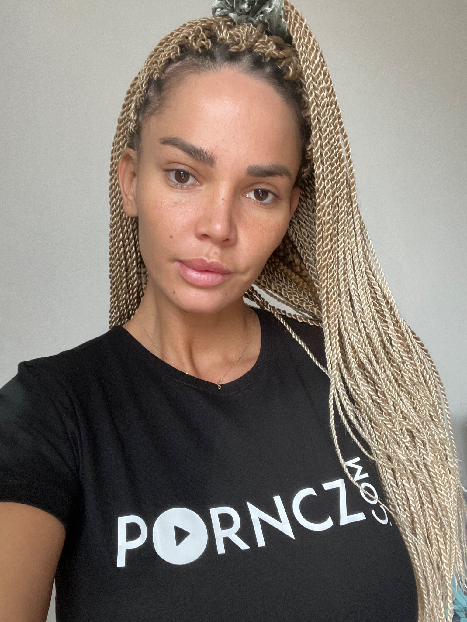 Chloe Lamour on Twitter: "https://t.co/HM4v75flqq https://t.co