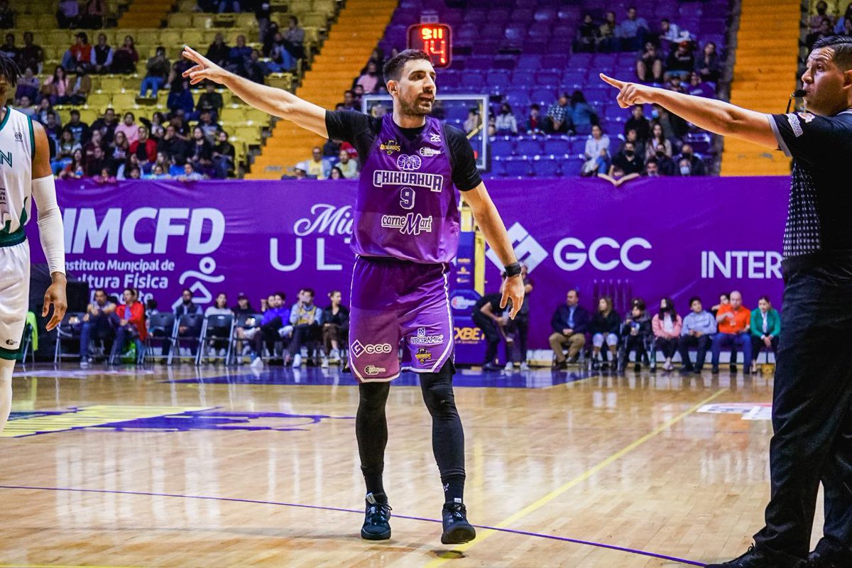 CHIHUAHUA ABAJO 0-2 EN LA SERIE FINAL DE ZONA

Por primera ocasión Dorados registra par de descalabros al hilo en casa.

Serie de traslada a León, tras el formato 2-3-2.

📰➡️doradosdechihuahua.com.mx/noticias/notic…

#DoradosSomosTodos  #SomosHistoria