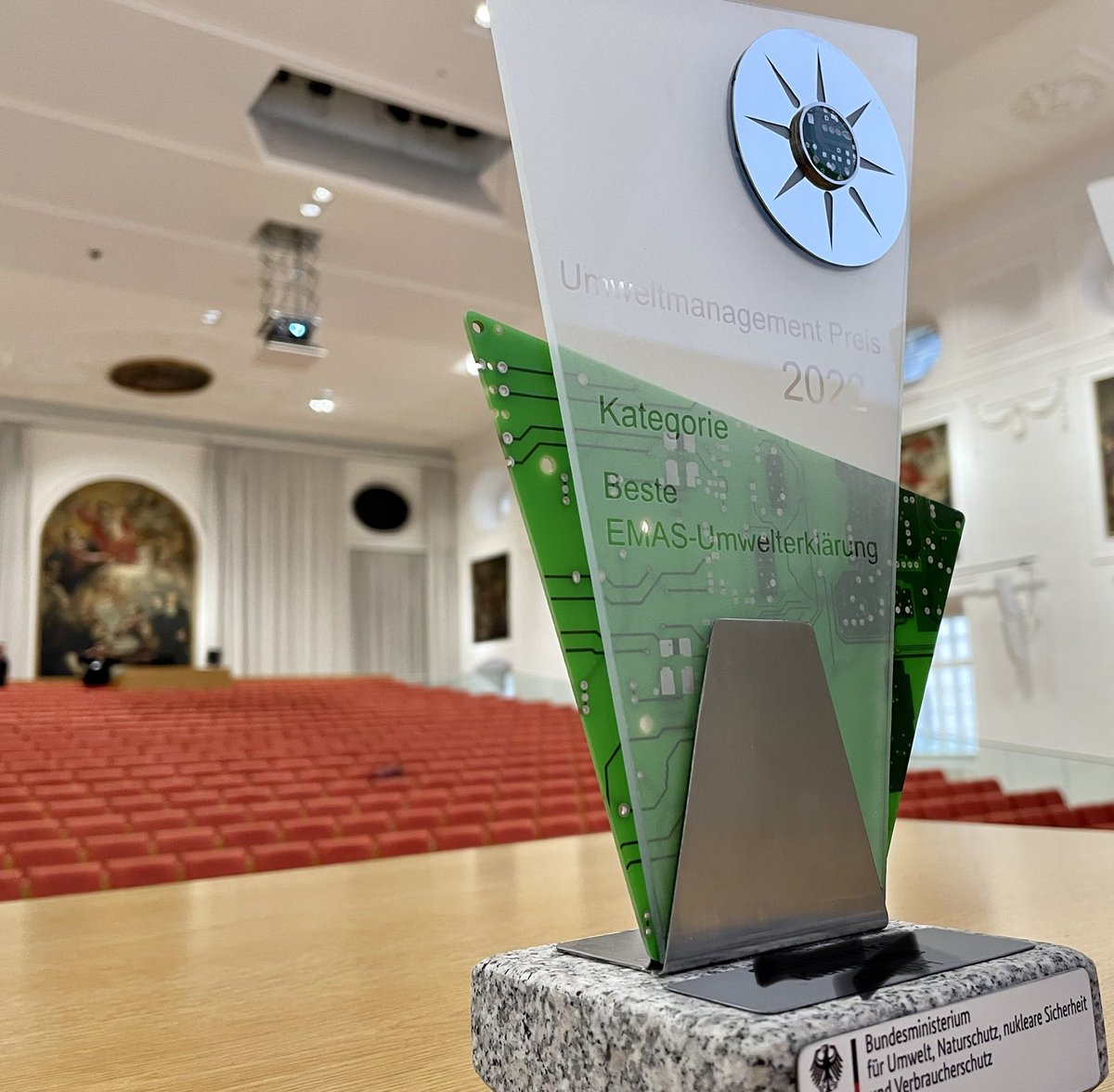 Heute werden die Unternehmen mit der besten Umwelterklärung geehrt. Vorbereitungen in der Uni Salzburg.
#EMAS #Umweltmanagementpreis