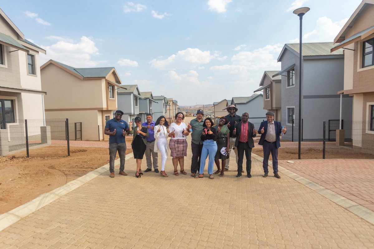 OngosV's tweet photo. Many thanks to the Mariental Town council for paying a visit to our site. The Ongos Valley construction site is constantly advancing and we are so glad we got the chance to share our vision with you. Till next time!
#ongosvalley #sitevisite #progressonsite #realestate #property https://t.co/mOajJ2OqOo