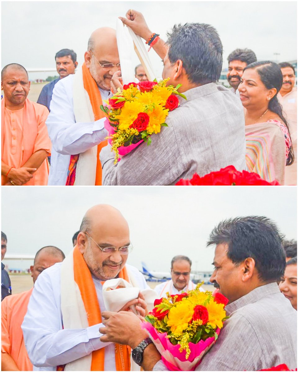 MaheshchandBJP's tweet photo. आज हम सबके मार्गदर्शक व प्रेरणा स्रोत यशस्वी, तेजस्वी केंद्रीय गृह एवं सहकारिता मंत्री मा० @AmitShah जी का वाराणसी एयरपोर्ट पर मुख्यमंत्री मा० योगी आदित्यनाथ जी के साथ स्वागत किया। https://t.co/CYCyjy7PYM