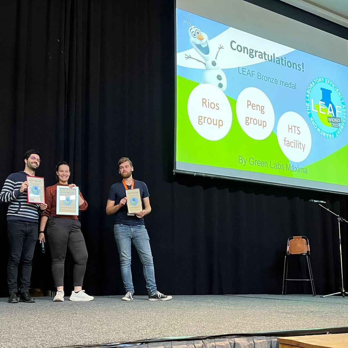 Green Labs - NL (@greenlabs_nl) on Twitter photo Great to see recognition by <a href="/prinsesmaximac/">PrinsesMáximaCentrum</a> at their annual retreat to highlight the efforts of labs achieving LEAF bronze medal.
Congratulations to the Peng group, <a href="/Dream3DLab/">Dream3D Lab</a> & High-through-put facility for your efforts towards lab sustainability!
<a href="/LEAFinLabs/">LEAN Green Labs UK</a> #sustanablescience Great to see recognition by <a href="/prinsesmaximac/">PrinsesMáximaCentrum</a> at their annual retreat to highlight the efforts of labs achieving LEAF bronze medal.
Congratulations to the Peng group, <a href="/Dream3DLab/">Dream3D Lab</a> & High-through-put facility for your efforts towards lab sustainability!
<a href="/LEAFinLabs/">LEAN Green Labs UK</a> #sustanablescience