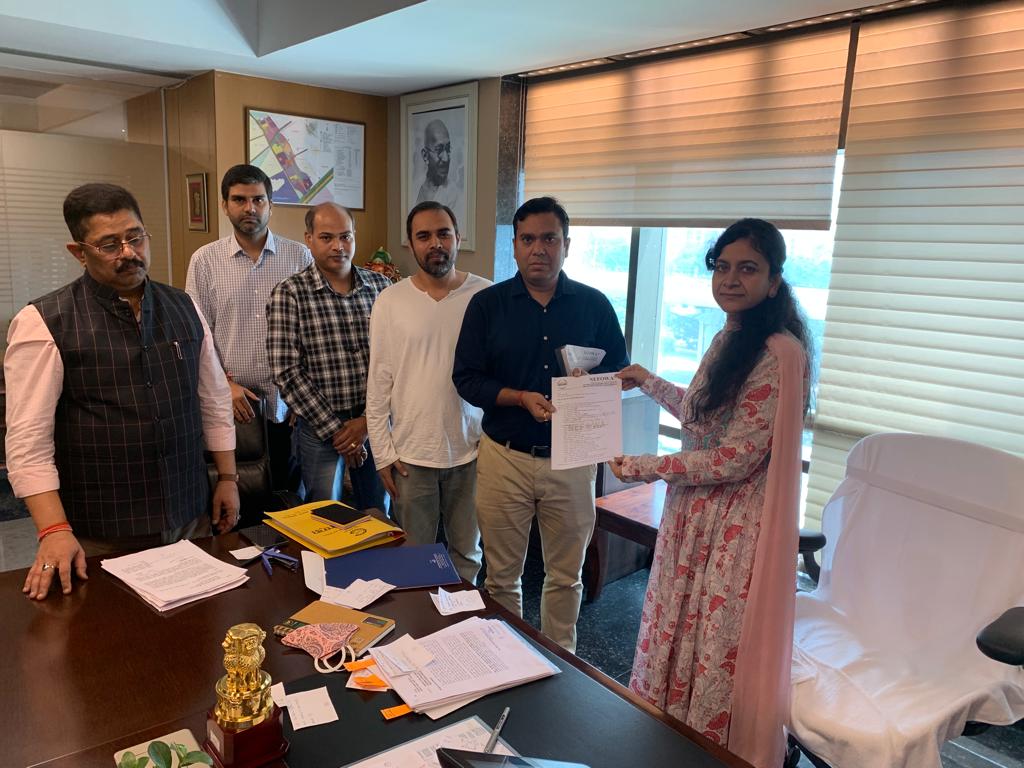 nefowaoffice's tweet image. नेफोवा प्रतिनिधिमंडल, ग्रेनो वेस्ट से संबंधित मुद्दों को लेकर @officialgnida सीईओ @rituias से मुलाकात की। सीईओ मैडम ने रामलीला मैदान, स्टेडियम, श्मशान घाट, रजिस्ट्री, अंडरपास, सड़क इत्यादि मुद्दों पर अधिकारियों के साथ विचार और कुछ दिनों में क्षेत्र विजिट करने का आश्वासन दिया।