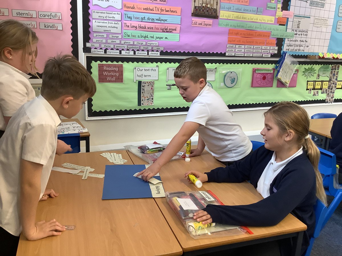 PenkethPrimary's tweet photo. In Computing Year Four have been learning about cyber bullying. We now know what it is, what it looks like, when it can happen and what we should do if we have any concerns about messages on line. #eaware https://t.co/fce88fZTzi