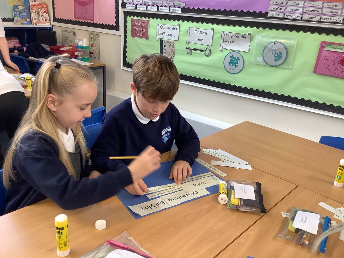 PenkethPrimary's tweet photo. In Computing Year Four have been learning about cyber bullying. We now know what it is, what it looks like, when it can happen and what we should do if we have any concerns about messages on line. #eaware https://t.co/fce88fZTzi