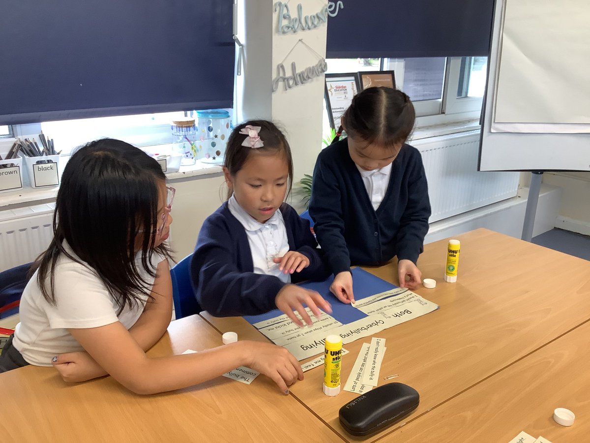 PenkethPrimary's tweet photo. In Computing Year Four have been learning about cyber bullying. We now know what it is, what it looks like, when it can happen and what we should do if we have any concerns about messages on line. #eaware https://t.co/fce88fZTzi