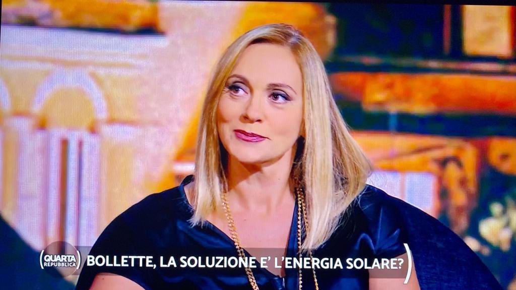 EAlessandrucci's tweet photo. Penso che nell’immediato la soluzione alla crisi energetica non sia l’energia solare visto che in media per istallare un pannello solare ci vogliono tra i 10 e i 14 mesi… e nel frattempo? Le aziende e le partite Iva chiudono perché non sono in grado di pagare le #bollette. https://t.co/h3VK6VWu6s