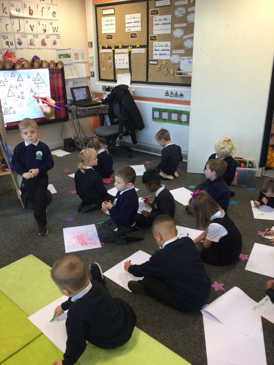 SunnysideSA's tweet photo. Big Acorns love a pen disco in the mornings! #pendisco #EYFS https://t.co/piLMBivpFc