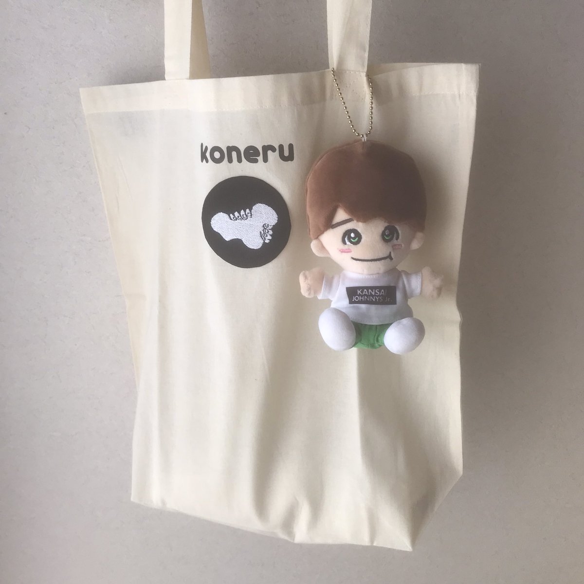 riiapple38's tweet photo. wgmmのkoneru tote 届いた〜！☁️
まあるいフォントもタグもかわいいくて嬉しい！ぬいつけても可愛い〜！💞
ありがとうございました☺️♡
@y_p_s_n  @_wgmm_ https://t.co/W3zZ3BVZeM