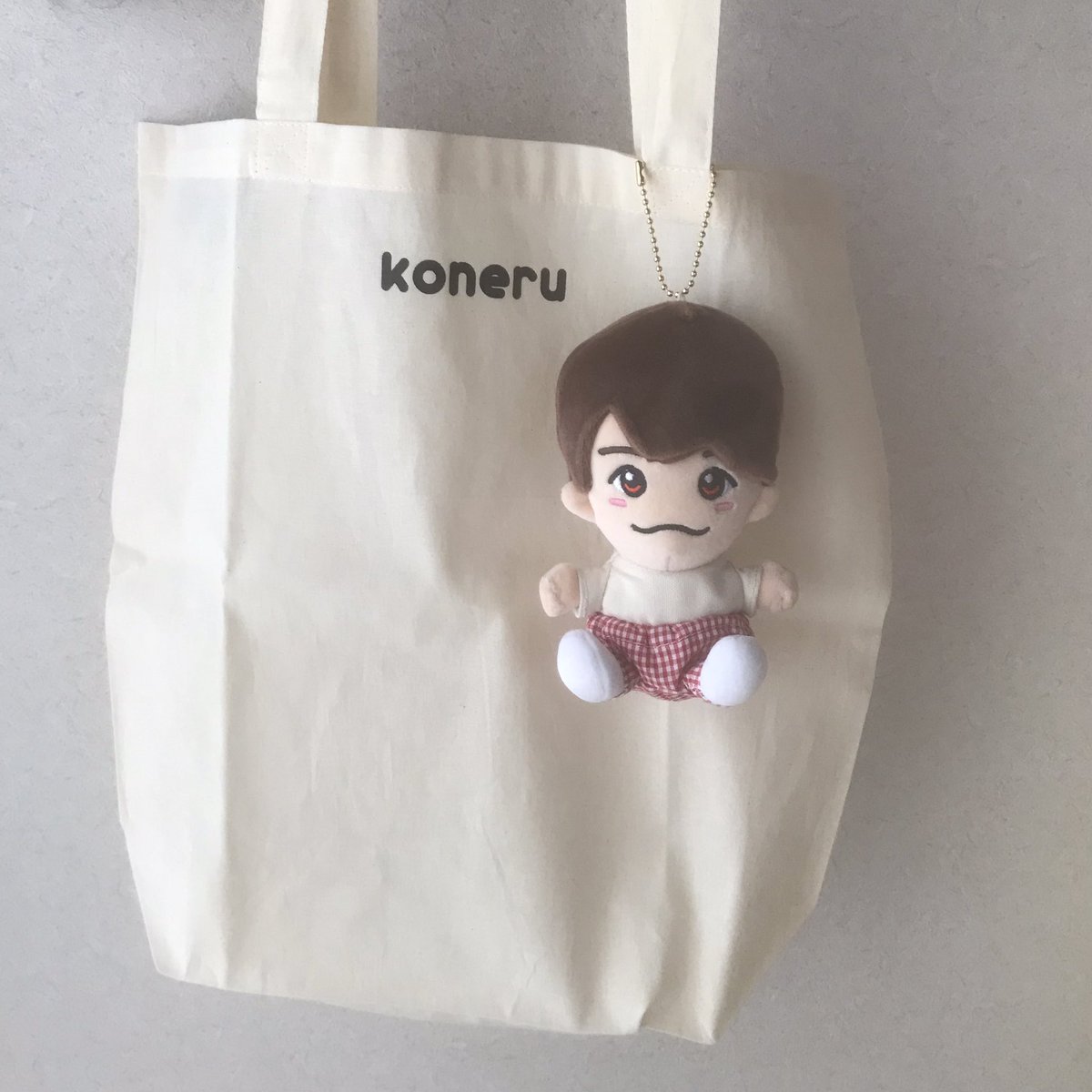 riiapple38's tweet photo. wgmmのkoneru tote 届いた〜！☁️
まあるいフォントもタグもかわいいくて嬉しい！ぬいつけても可愛い〜！💞
ありがとうございました☺️♡
@y_p_s_n  @_wgmm_ https://t.co/W3zZ3BVZeM