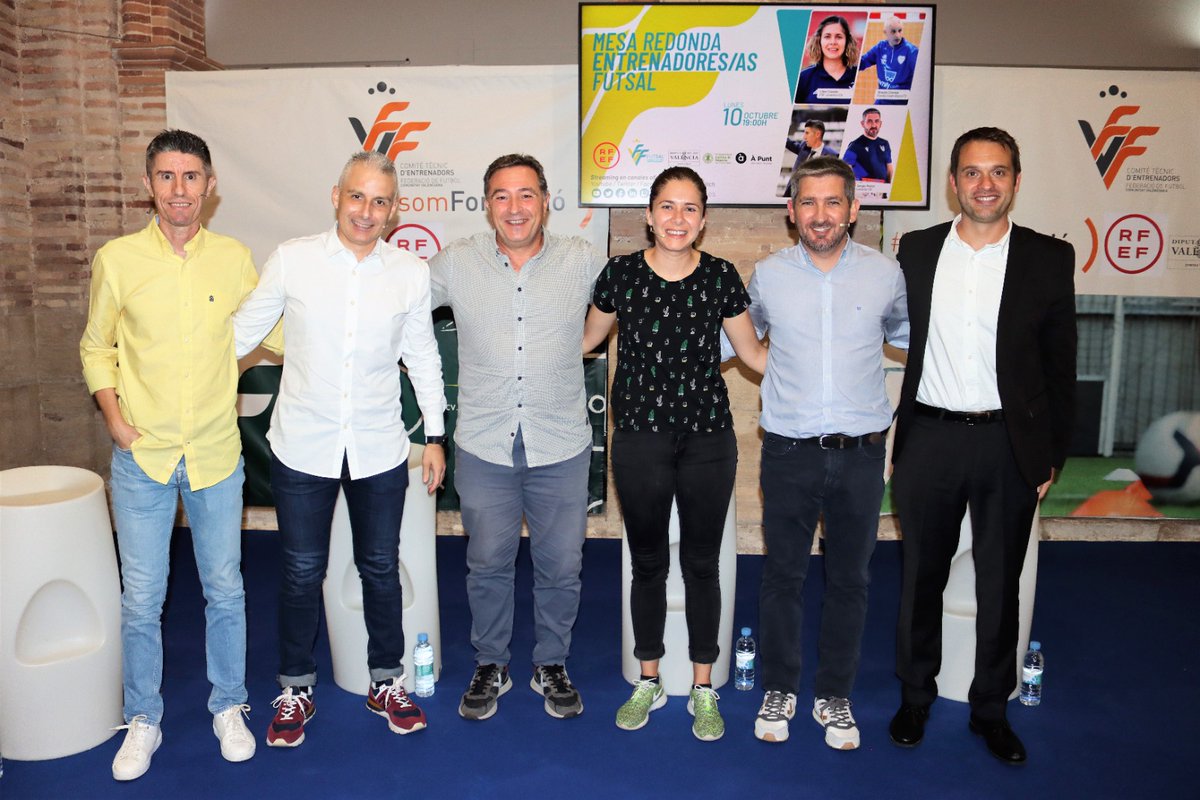 FFCV (@ffcv_info) on Twitter photo | ENTRENADORS |
๐คฉ Gran charla de #futsal con l@s entrenadorรฆs de รฉlite de la Comunitat ๐
๐ <a href="/SergioMullor82/">Sergio Mullor</a>, <a href="/liberfutsal/">liberfutsal</a>, <a href="/ManuelCollado7/">Manuel Collado</a> y <a href="/bcorreal11/">Braulio Correal</a> ๐๐ผ
โถ๏ธ youtube.com/watch?v=B2BkBxโฆ
#SomFutsal #SomEntrenadors | ENTRENADORS |
๐คฉ Gran charla de #futsal con l@s entrenadorรฆs de รฉlite de la Comunitat ๐
๐ <a href="/SergioMullor82/">Sergio Mullor</a>, <a href="/liberfutsal/">liberfutsal</a>, <a href="/ManuelCollado7/">Manuel Collado</a> y <a href="/bcorreal11/">Braulio Correal</a> ๐๐ผ
โถ๏ธ youtube.com/watch?v=B2BkBxโฆ
#SomFutsal #SomEntrenadors