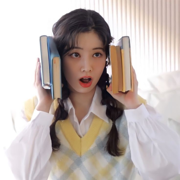 ririisdiary's tweet photo. Hi! I'm riri, new to #studytwt #studytwtph and im looking for moots to interact with! 

⎙ about me 
╰➤ she/her ⌇ intj-a ⌇ eng/fil ⌇ '02 
╰➤ bs tourism 
╰➤ tdm: ririsfiles 
╰➤ likes: skz, nmixx, tnx, twice, exo, tea, art, music, books

♡/↻ to be moots https://t.co/nkVsYvq2UG