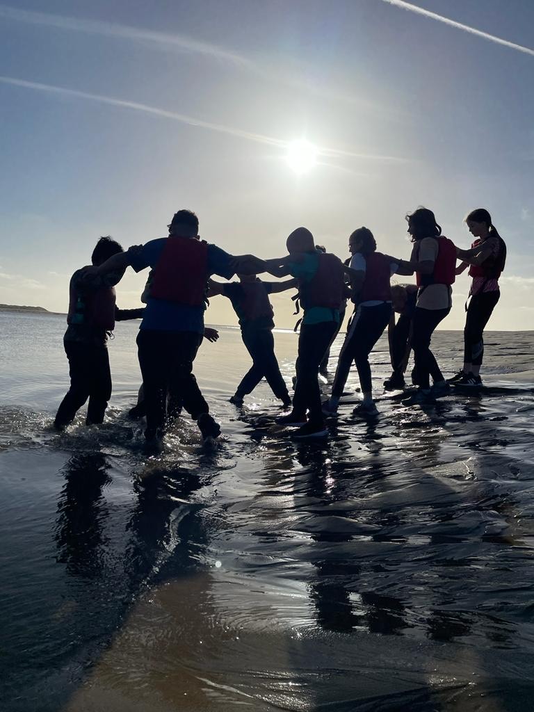 Our Year 6 pupils enjoyed a fantastic first day at <a href="/AberdoveyCentre/">Outward Bound Aberdovey / Aberyfi and Ogwen</a>
keirhardie.newham.sch.uk/year-6-wales-r…