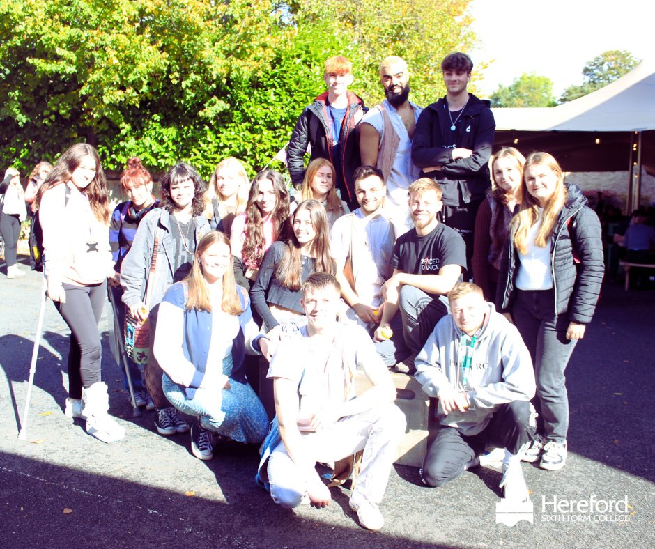 HerefordSFC's tweet photo. Staff and students enjoyed a superb performance of "Power" by @2faceddance yesterday to mark #worldmentalhealthday. The team helped promote our stress ball giveaway and met our dance students.
#mentalhealthmatters #dance #powerfulmessage #Herefordsfc #2faceddance #Herefordshire https://t.co/WpUIZNp2oN