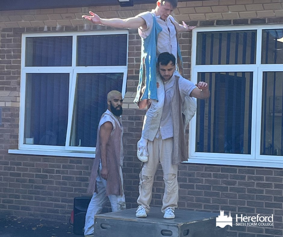 HerefordSFC's tweet photo. Staff and students enjoyed a superb performance of "Power" by @2faceddance yesterday to mark #worldmentalhealthday. The team helped promote our stress ball giveaway and met our dance students.
#mentalhealthmatters #dance #powerfulmessage #Herefordsfc #2faceddance #Herefordshire https://t.co/WpUIZNp2oN