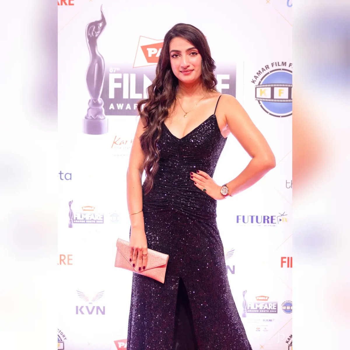 Wearing a dress selected by my mom and my Papa's watch, i walked the red carpet of #FilmfareAwardsSouth2022 Thankyou <a href="/filmfare/">Filmfare</a> for having me #sherlinseth