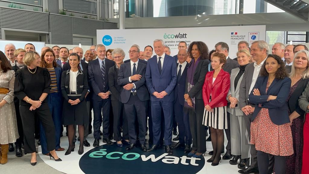 RATPgroup's tweet photo. [#SobrieteEnergetique] L’engagement de tous est essentiel pour contribuer à réduire les risques de coupures d’électricité cet hiver, #RATPGroup rejoint le mouvement #EcoWatt. ➡️https://t.co/3Q66VxKd66 https://t.co/CXBV3wqKEV