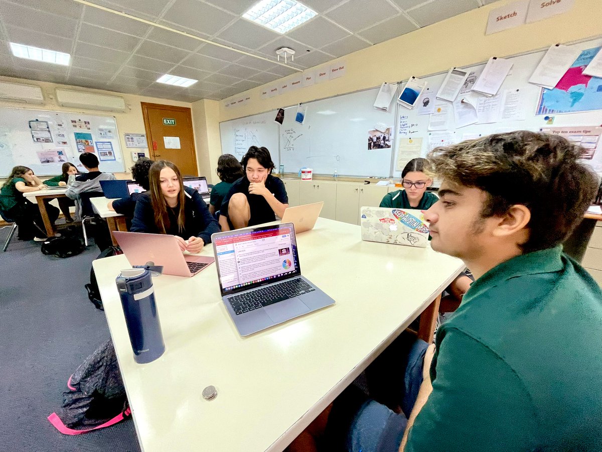 I love technology. #edtech and #1to1tech can be used for good or evil, but more for good if you give age appropriate guardrails. Today my students used #jamboard to research #UN agencies. They were able to look at the same “slide” on their tech to collab and share. #acsabudhabi