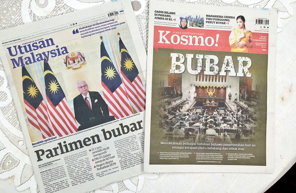 ooikokhin's tweet photo. Think the best frontpage goes to Kosmo! followed by Utusan. Nanban has the names in Tamil script as well as MIC congrees coverage, thought might as well get it too. #GE15 #HariIniDalamSejarah #PaperCollector https://t.co/eJ6dpWr2ss