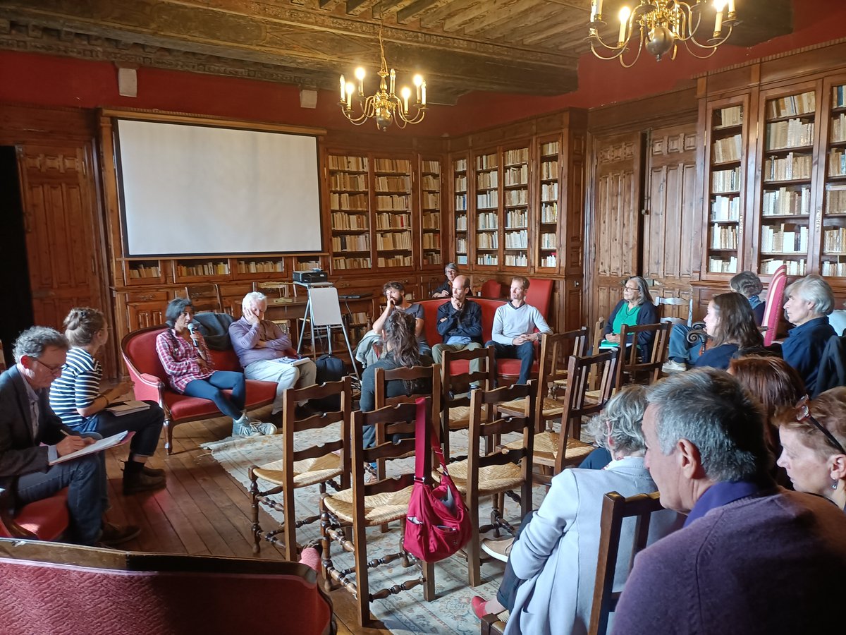RuralizationC's tweet photo. Notre colloque à #Cerisy s'est terminé dimanche après de riches échanges sur la #ruralité, le #developpementlocal et les relations entre  #humains et #nature. Une bonne manière de présenter les travaux de @Ruralization_EU! @UmrLadyss https://t.co/YyLfkrLiBY