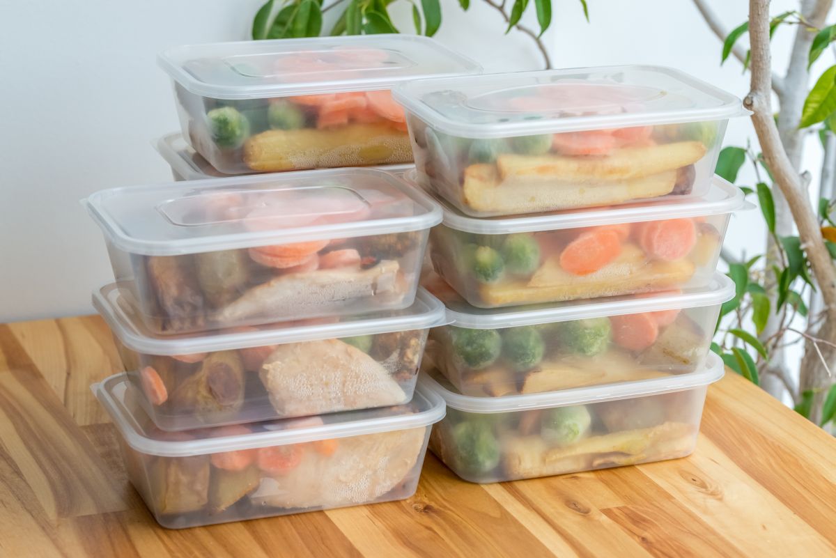 CafeCLtd's tweet photo. Our #UKMade #microwaveable #hot #food #boxes are just the ticket for your #delivery #takeaway #service β available in 500cc, 650cc and 1000cc sizes https://t.co/zRXKbYvnaX