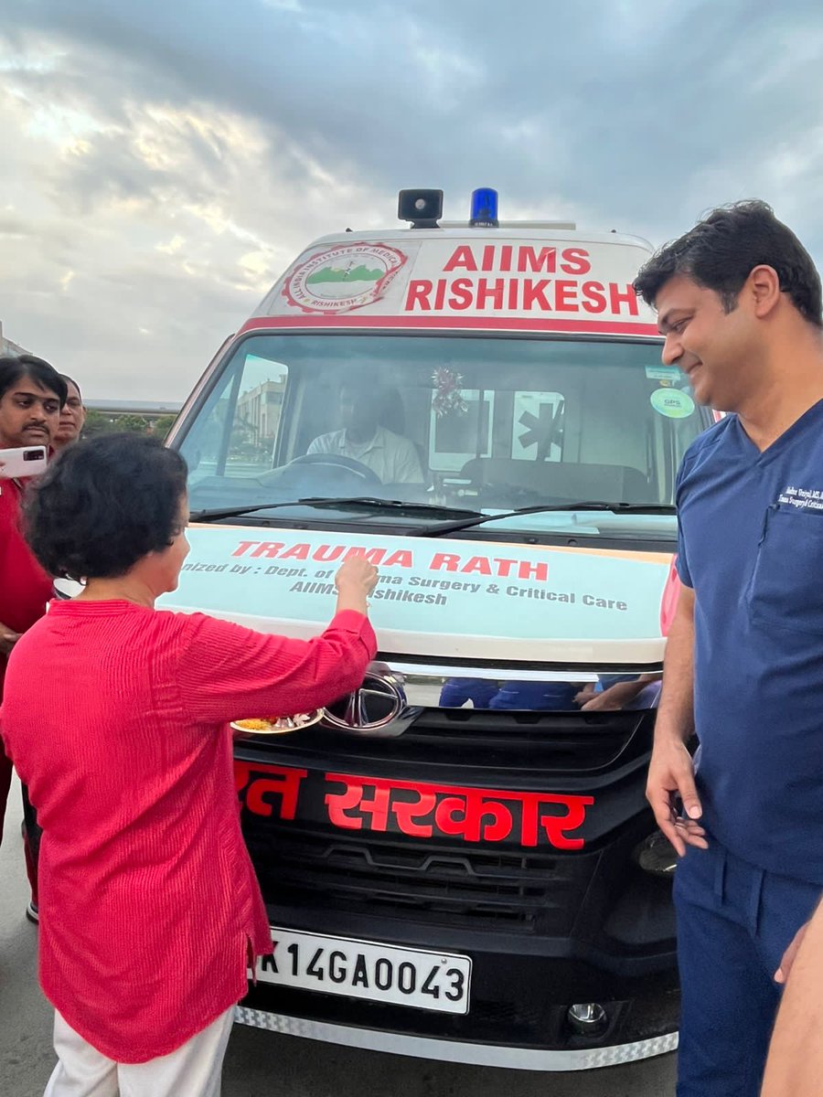 aiimsrishi's tweet image. #WorldTraumaWeek Day 1: Hon&apos;ble Executive Director Prof. Meenu Singh dispatched Trauma Rath for a week long events of Trauma training and prevention programs. In presence of HOD Prof Quamar Azam Hon&apos;ble ED wished Trauma team luck and motivated the team.
@MoHFW_INDIA @meenusingh4