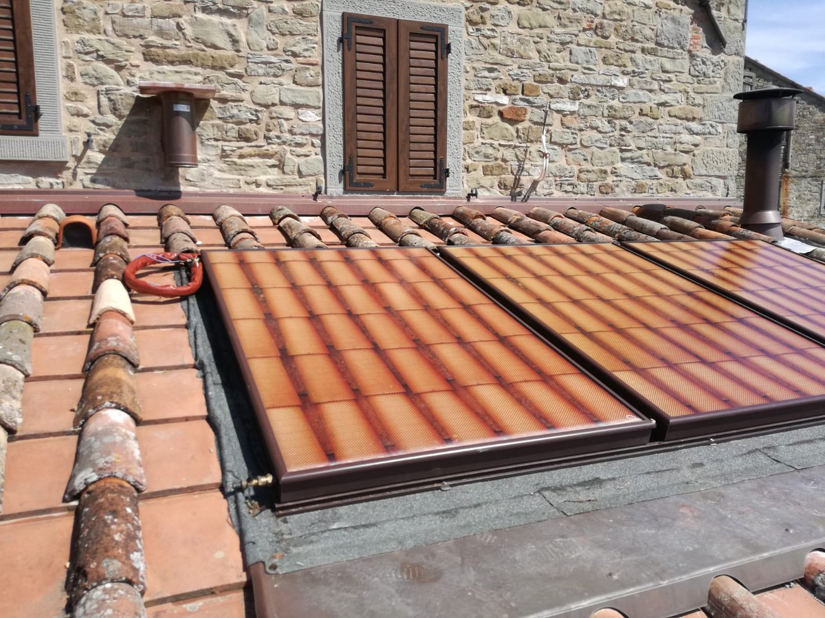 Sunerg_Solar's tweet photo. Impianto solare termico con moduli Quasar per integrazione architettonica!
#solaretermico #bipvsolution #integrazionearchitettonica #topquality #madeinitaly https://t.co/iNtp4sgxmJ