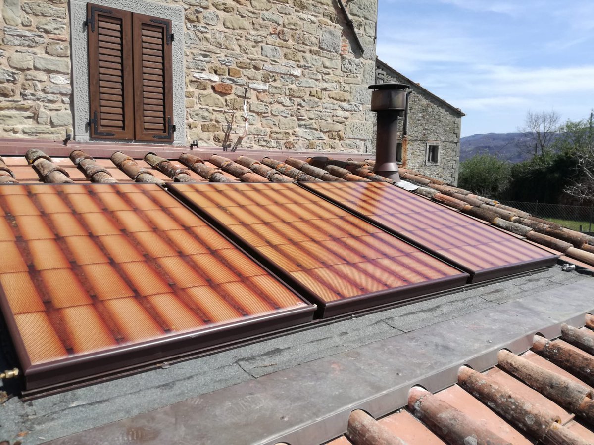 Sunerg_Solar's tweet photo. Impianto solare termico con moduli Quasar per integrazione architettonica!
#solaretermico #bipvsolution #integrazionearchitettonica #topquality #madeinitaly https://t.co/iNtp4sgxmJ