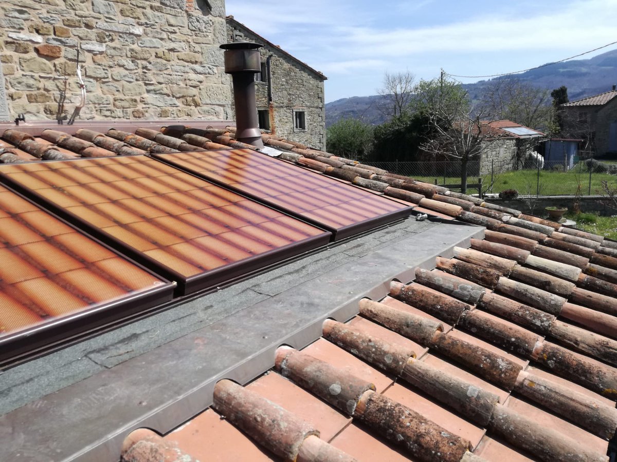 Sunerg_Solar's tweet photo. Impianto solare termico con moduli Quasar per integrazione architettonica!
#solaretermico #bipvsolution #integrazionearchitettonica #topquality #madeinitaly https://t.co/iNtp4sgxmJ