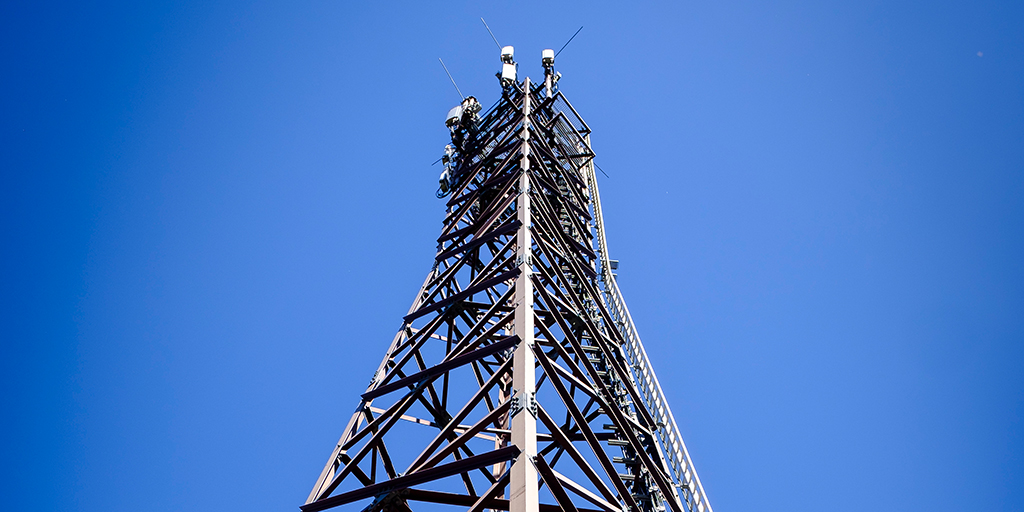 telekomnetz's tweet photo. Bauarbeiten für neuen Mobilfunkstandort in #AueBadSchlema #Wildbach haben begonnen - Inbetriebnahme 2023. Neuer Standort verbessert Mobilfunkversorgung in #BadSchlema und Umgebung. Schneller und stabiler mobil surfen und telefonieren. #Mobilfunk #LTE #DasNetz #Telekom 
@dfmg_de https://t.co/Wk3fYTBUfj