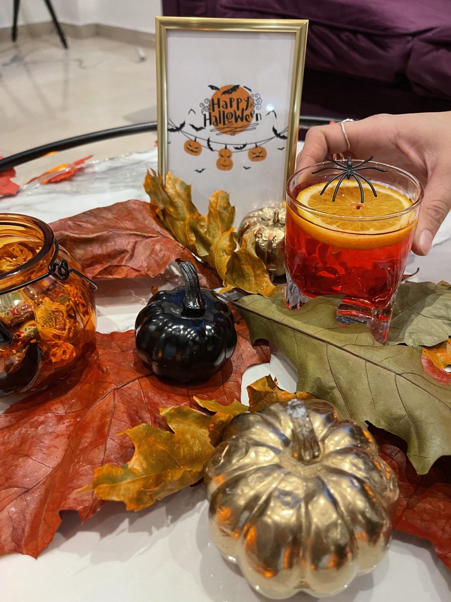 summerhotels_'s tweet photo. Halloween s'annonce terrifiant cette année à Nice ! Si vous voulez avoir des frissons sous le soleil de la Côte d'Azur, c'est ici que ça se passe. 👻
On vous dit tout sur le programme d'Halloween dans nos hôtels :
👉 https://t.co/67F1MjKBMY

Réservez vite votre séjour  🎃 https://t.co/6jsYrS1iR3