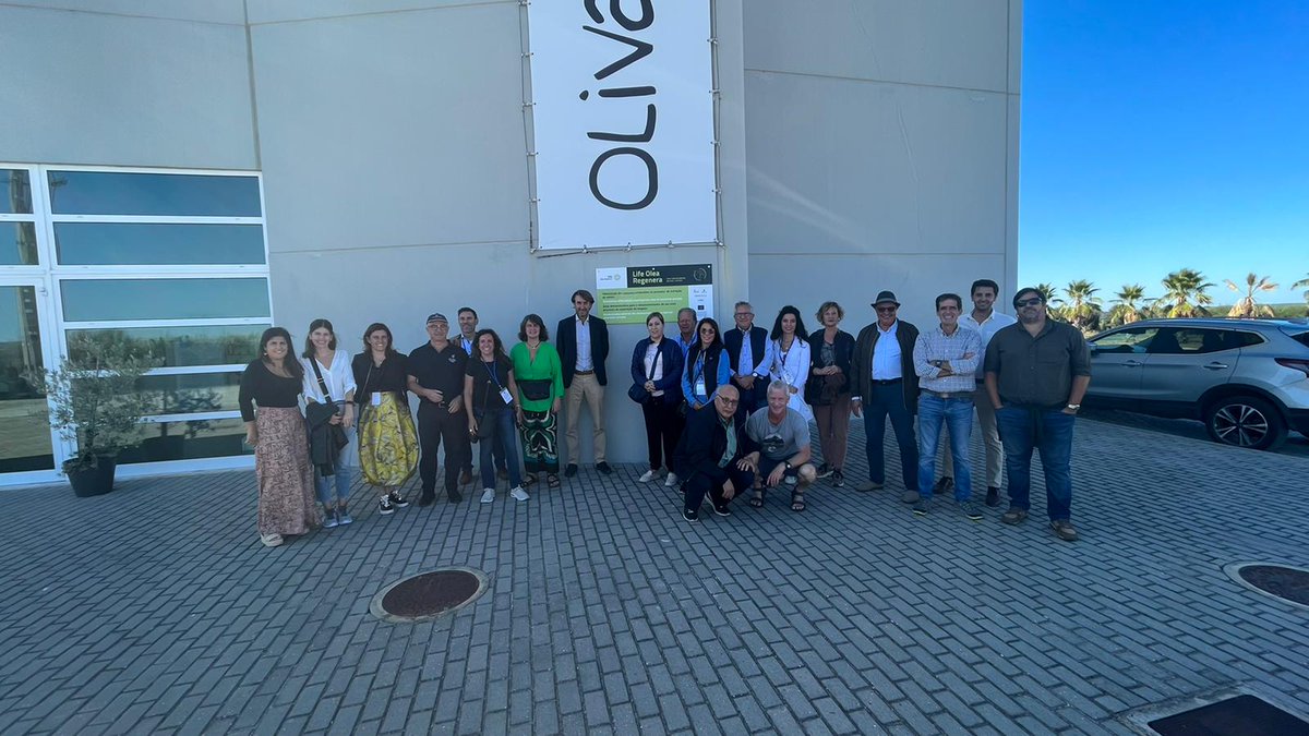 Recibimos la visita de una delegación del COI (Consejo Oleícola Internacional) en las instalaciones de OLIVAIS DO SUL en Monte do Trigo (Portugal) dónde se les dio a conocer el proyecto LIFE OLEA REGENERA y sus posibles implicaciones en el sector del aceite de oliva.
