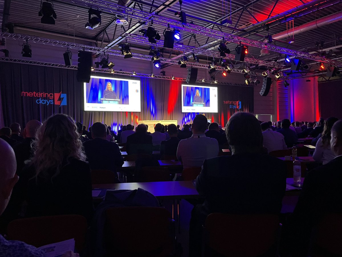AicherMartin's tweet photo. Energie smart steuern, Klima effektiv schützen – VIVAVIS ist mit dabei auf den metering days 2022 in Fulda! ⚡️🔌💡🌍

„Wie erreichen wir mehr Tempo beim Steuern?“ Unser CEO 👨‍💼 Prof. Dr. Clemens van Dinther ist mit dabei bei der Podiumsdiskussion. @ZVEIorg @VIVAVIS_AG https://t.co/wwL2SDcPgu