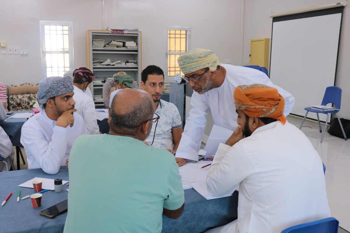 EduGovNBT's tweet photo. اختتام البرنامج التدريبي المفردات الامتحانية للصفين التاسع والعاشرفي مناهج سلاسل كامبريدج لمادةالرياضيات الذي نفذفي مدارس:
خلفان بن جميل 
الصفا
خديجة الكبرى
الابداع
الوارث بن كعب
أم معبدالخزاعية
وحضره 135معلم ومعلمةكدفعة ثانيةمن جميع مدارس المحافظة.
#فعاليات_تعليمية_شمال_الباطنة https://t.co/c6H8yk4nKD