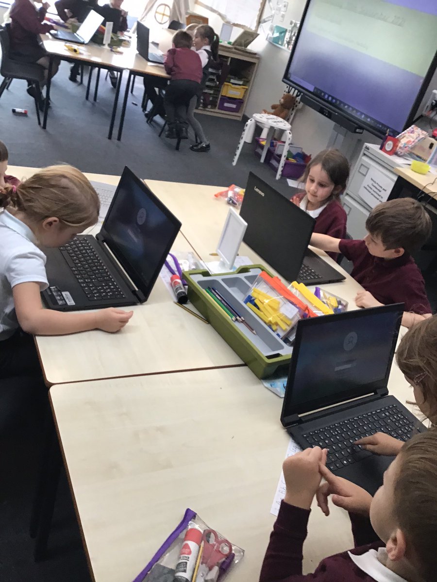 JHHLTA_DPS's tweet photo. @Class3DP are persevering logging onto a laptop. We are now moving onto working within WORD! #DPS_computing https://t.co/Pm0jVU215g