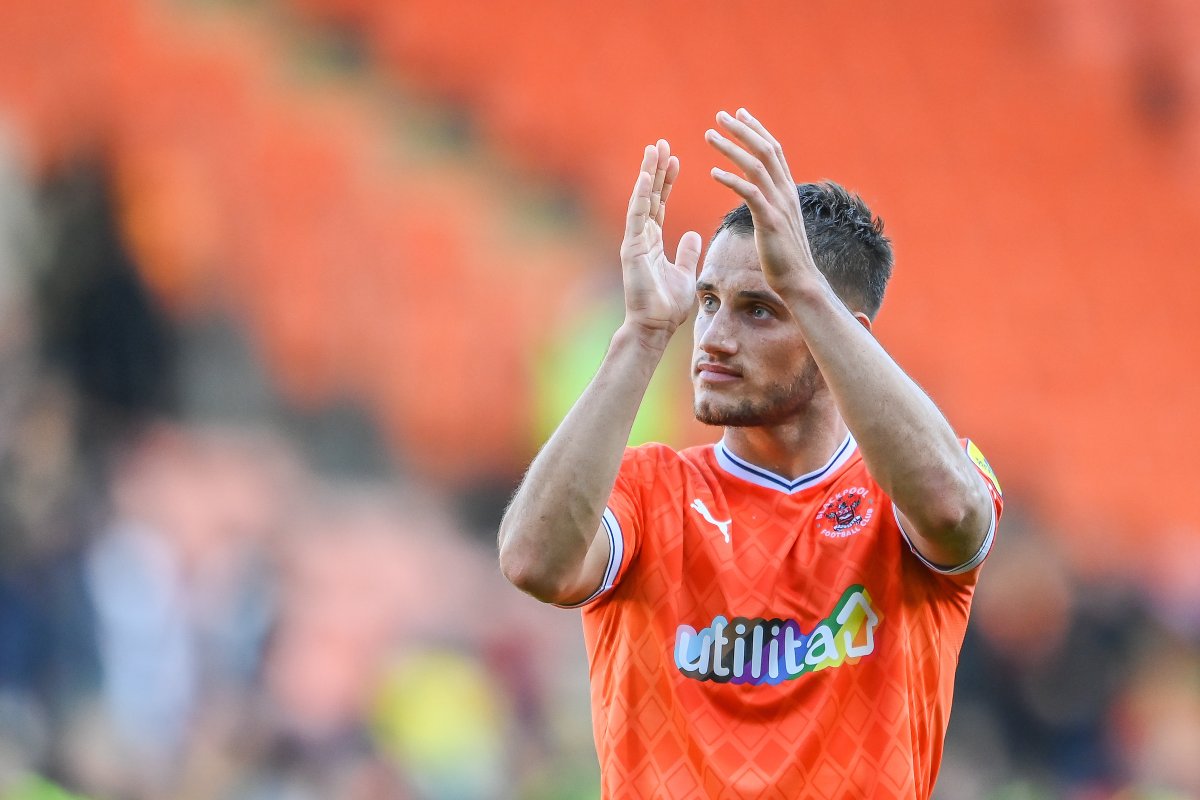 BlackpoolFC's tweet image. The new #TangerineTeamMates draw - pairing players with grassroots clubs - will be available to watch on our social media channels at 5pm today. 

It will be conducted by Michael Appleton and Jerry Yates.    

🍊 #UTMP | @BFCCT_