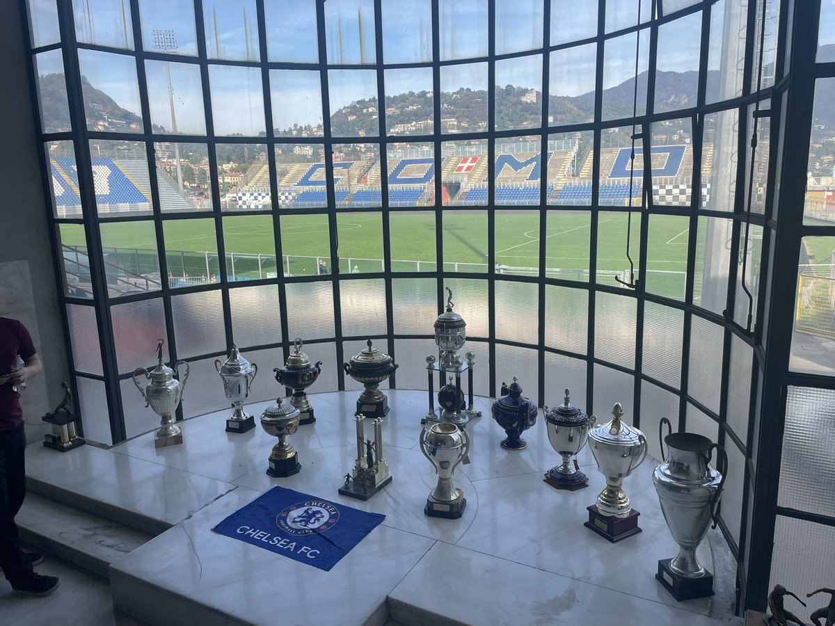 claytonhudson's tweet photo. Popped up to @Como_1907 to see if @denniswise or @cesc4official were in! Found the trophy π cabinet instead #uclawaydays https://t.co/XIlyyRjVnT