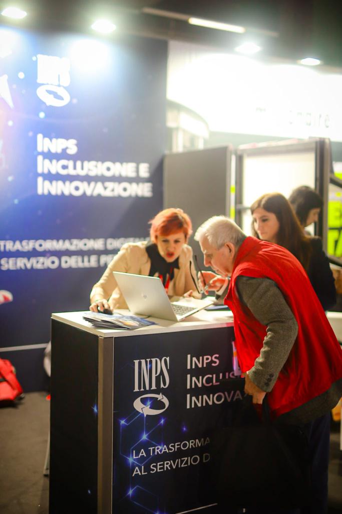INPS_it's tweet photo. #INPS a @smaunotes #Milano 2022 presenta il #ConsulenteDigitale delle #Pensioni, un servizio innovativo rivolto ai #pensionati.
📅 #12ottobre ore 16:00 evento streaming: "#Innovazione aperta al servizio di #dipendenti, clienti e consumatori".
👉 https://t.co/MArE8jCxtK https://t.co/QapnjteIgm