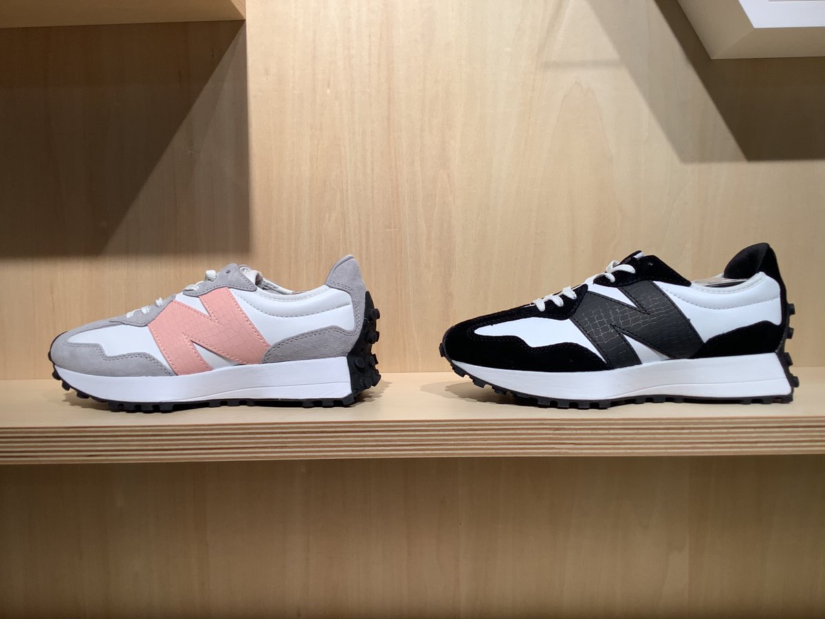 newbalanceOSAKA's tweet photo. < #NB新商品 >
「#WS327」
COLOR:DP,DW
WIDTH/SIZE:B/22.0-25.5cm
PRICE:¥11,990(税込)
10月11日(火)本日より販売開始。
是非この機会に店頭でご覧ください。
#newbalance
#ニューバランス https://t.co/rd2eLjMrDz