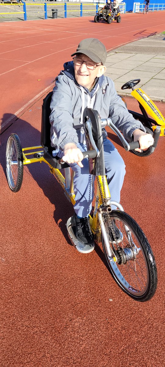 Supportability9's tweet photo. Our Leisure Groups had a wonderful day yesterday getting out and about in the lovely autumn sunshine. 🌞 They enjoyed outdoor cycling, followed by a trip to Dunham Massey for a picnic. 😀

#disabilitydayservice #disabilityinclusion #stockport https://t.co/dcxqhamgOD