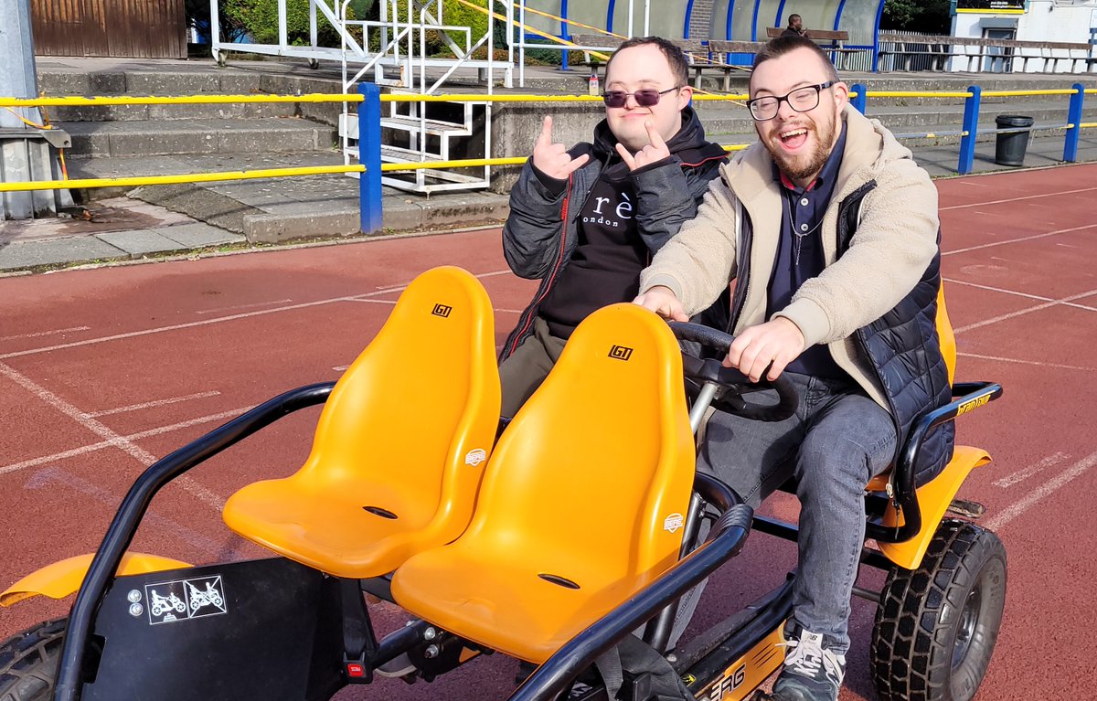 Supportability9's tweet photo. Our Leisure Groups had a wonderful day yesterday getting out and about in the lovely autumn sunshine. 🌞 They enjoyed outdoor cycling, followed by a trip to Dunham Massey for a picnic. 😀

#disabilitydayservice #disabilityinclusion #stockport https://t.co/dcxqhamgOD