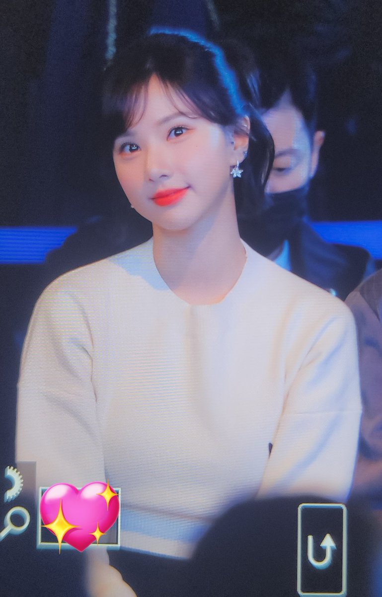 lovable_cream's tweet photo. 221011 셀럽���끼햐❤️‍🔥 #은하 #EUNHA #비비지 #VIVIZ https://t.co/2rrdUzYi3h