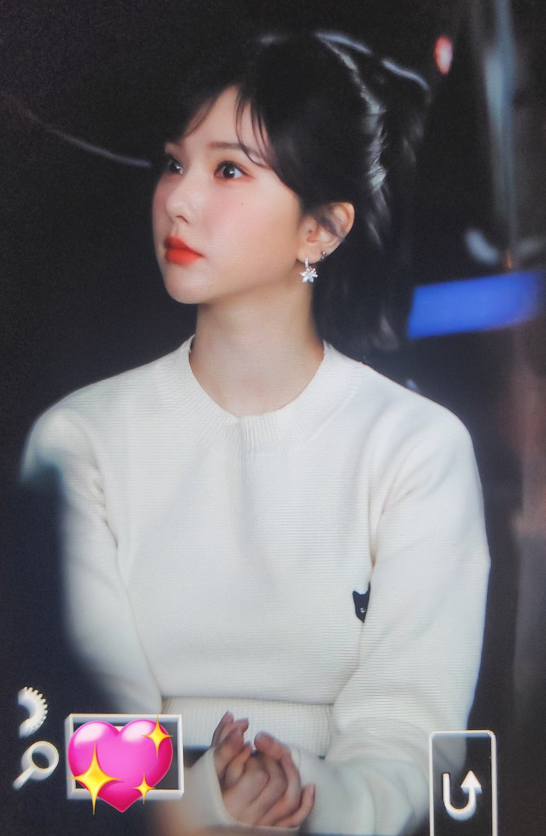 lovable_cream's tweet photo. 221011 셀럽���끼햐❤️‍🔥 #은하 #EUNHA #비비지 #VIVIZ https://t.co/2rrdUzYi3h