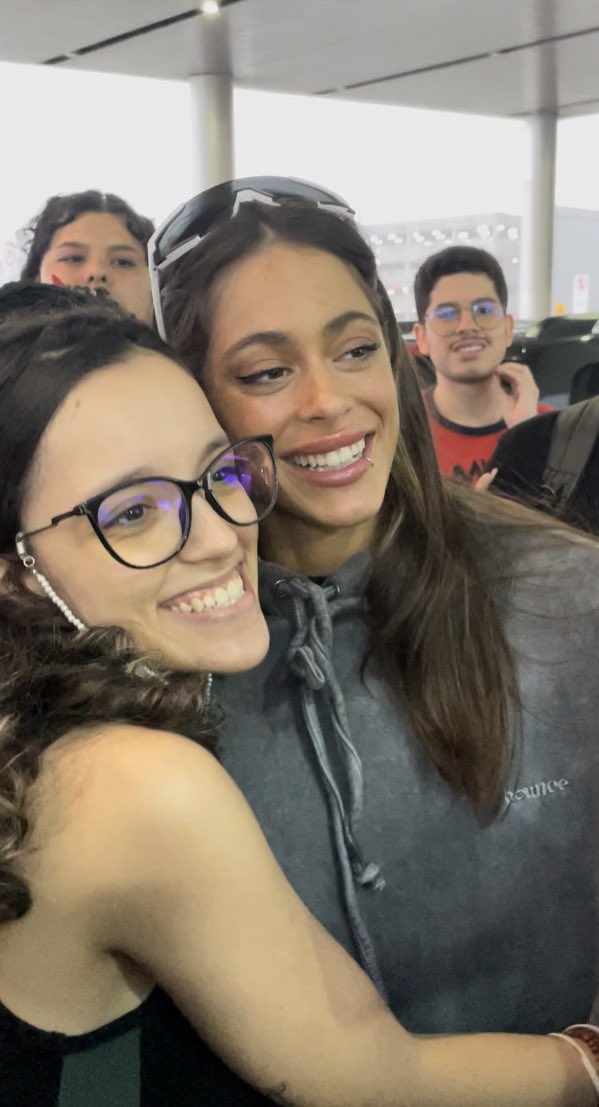 bea tweet media
