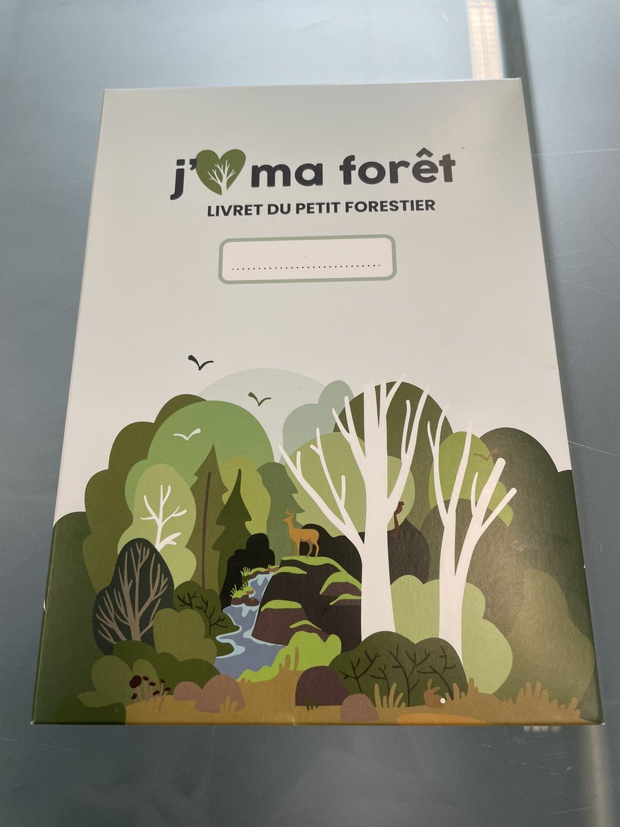 HenriBaile's tweet photo. Depuis la rentrée scolaire, le guide pédagogique du petit forestier a été remis aux élèves de CM1 du Grésivaudan.

Pour éveiller leur curiosité, les sensibiliser et leur permettre de s’émerveiller.

Un projet issu d’un partenariat entre le Grésivaudan et Sylvacctes. https://t.co/6QAiP6fA4i